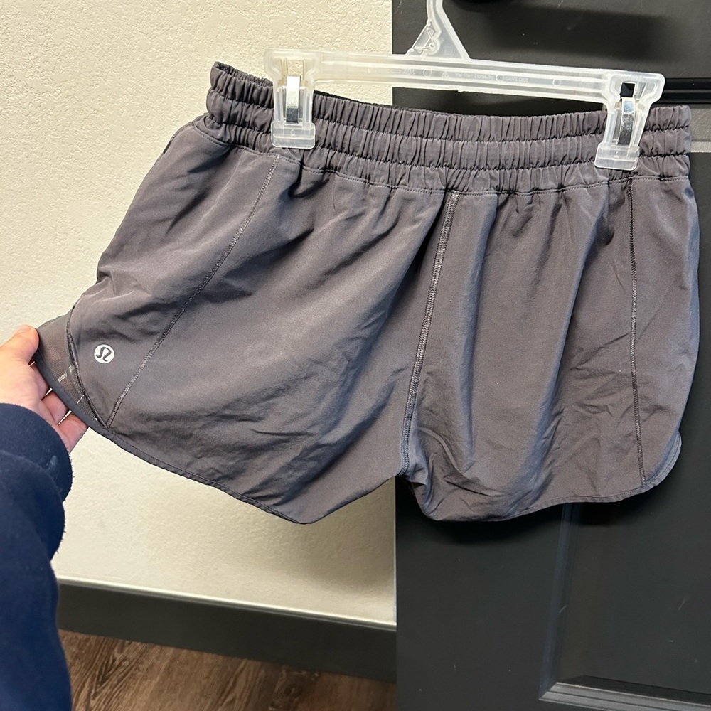 Lululemon Hotty Hot 4” Low Rise Shorts